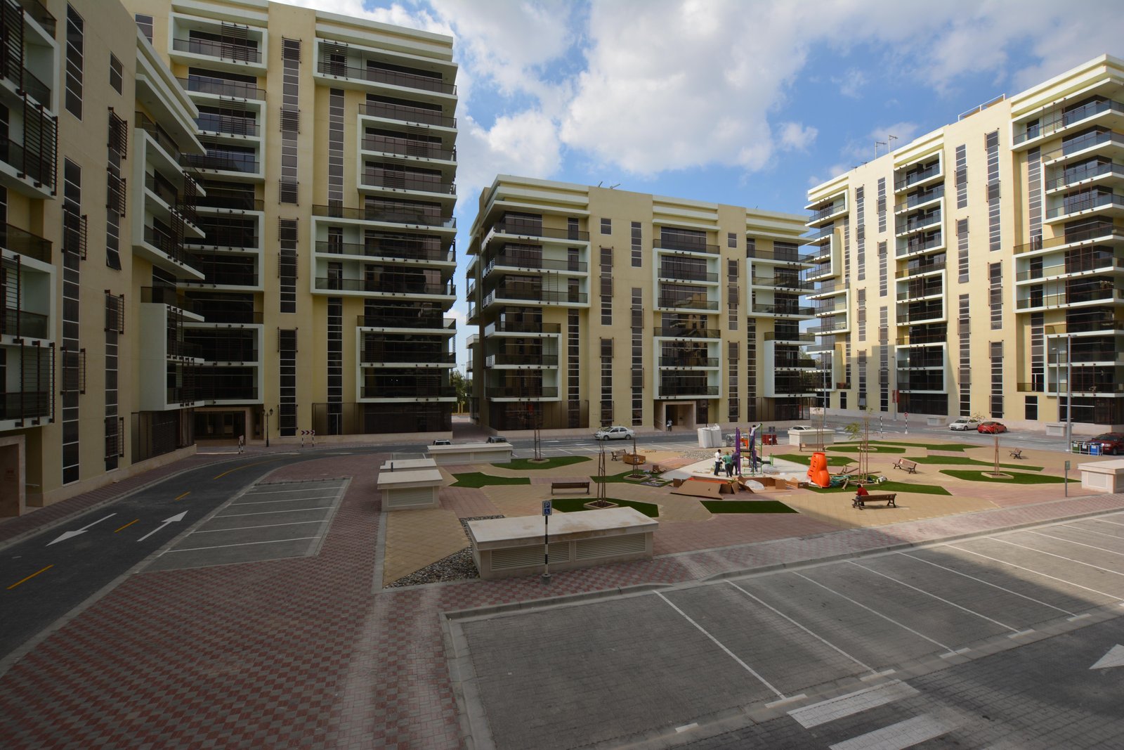 Modern apartment living at Al Rayyana Abu Dhabi near Abu Dhabi Golf Club